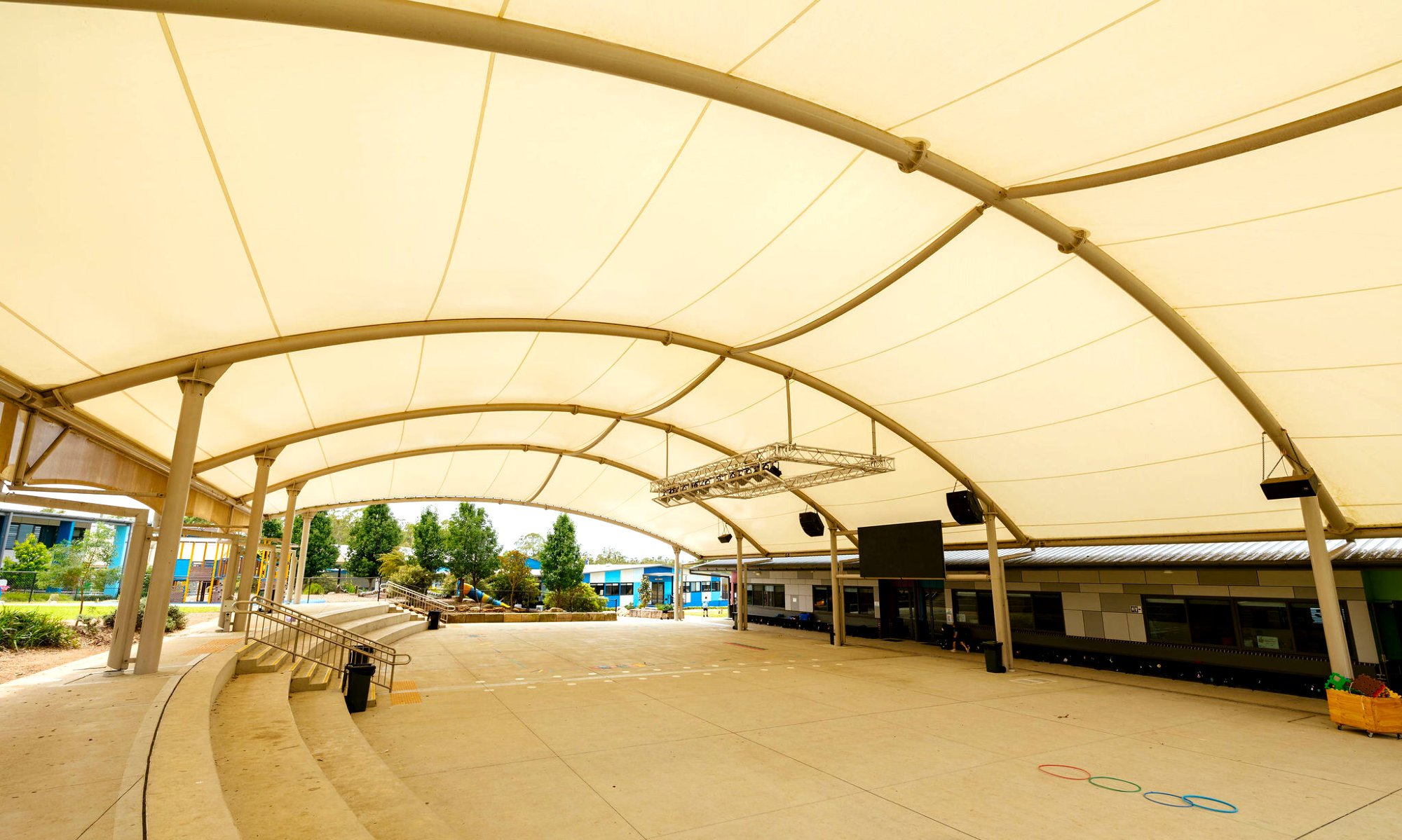 Large barrel vault shade structure