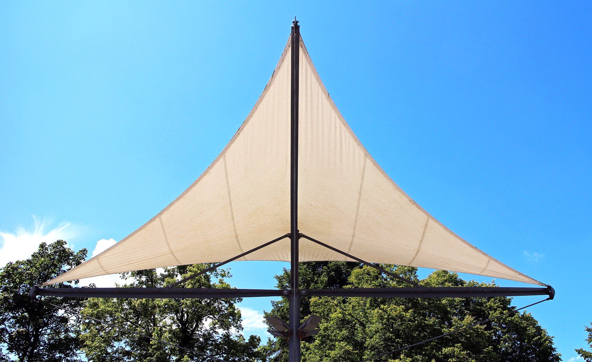 Small shade sail installation